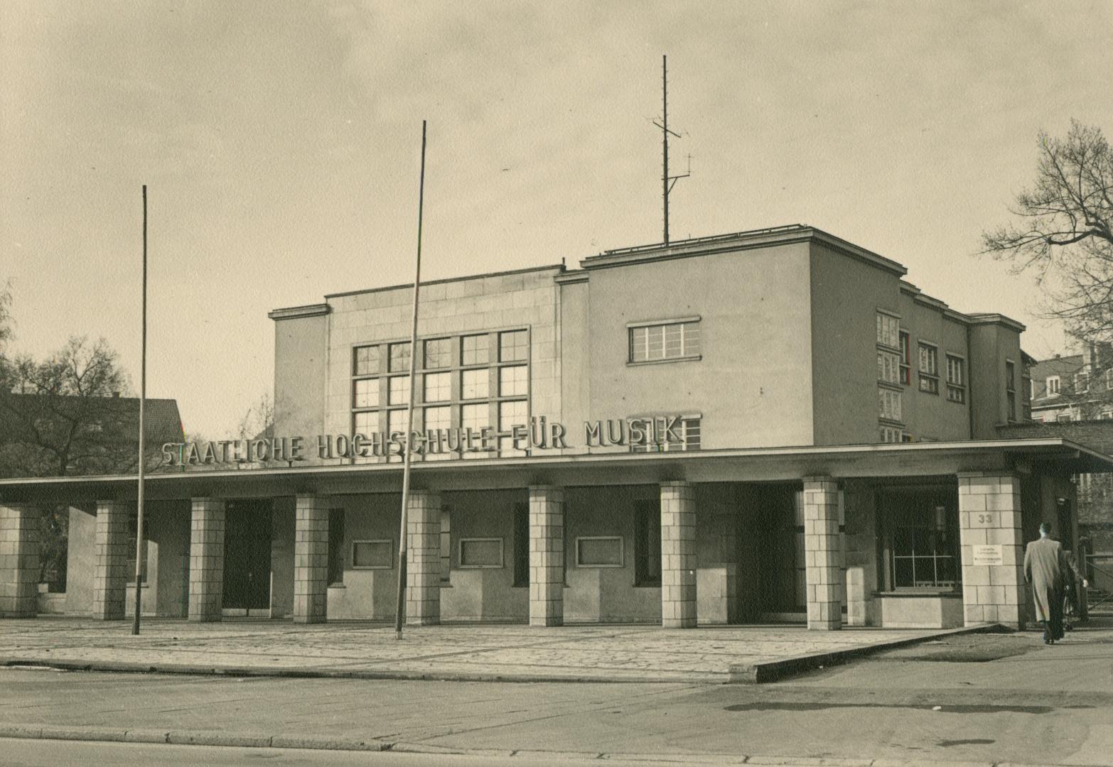 Historisches Bild des Rundfunkhauses, heute Teil der HfMDK Frankfurt