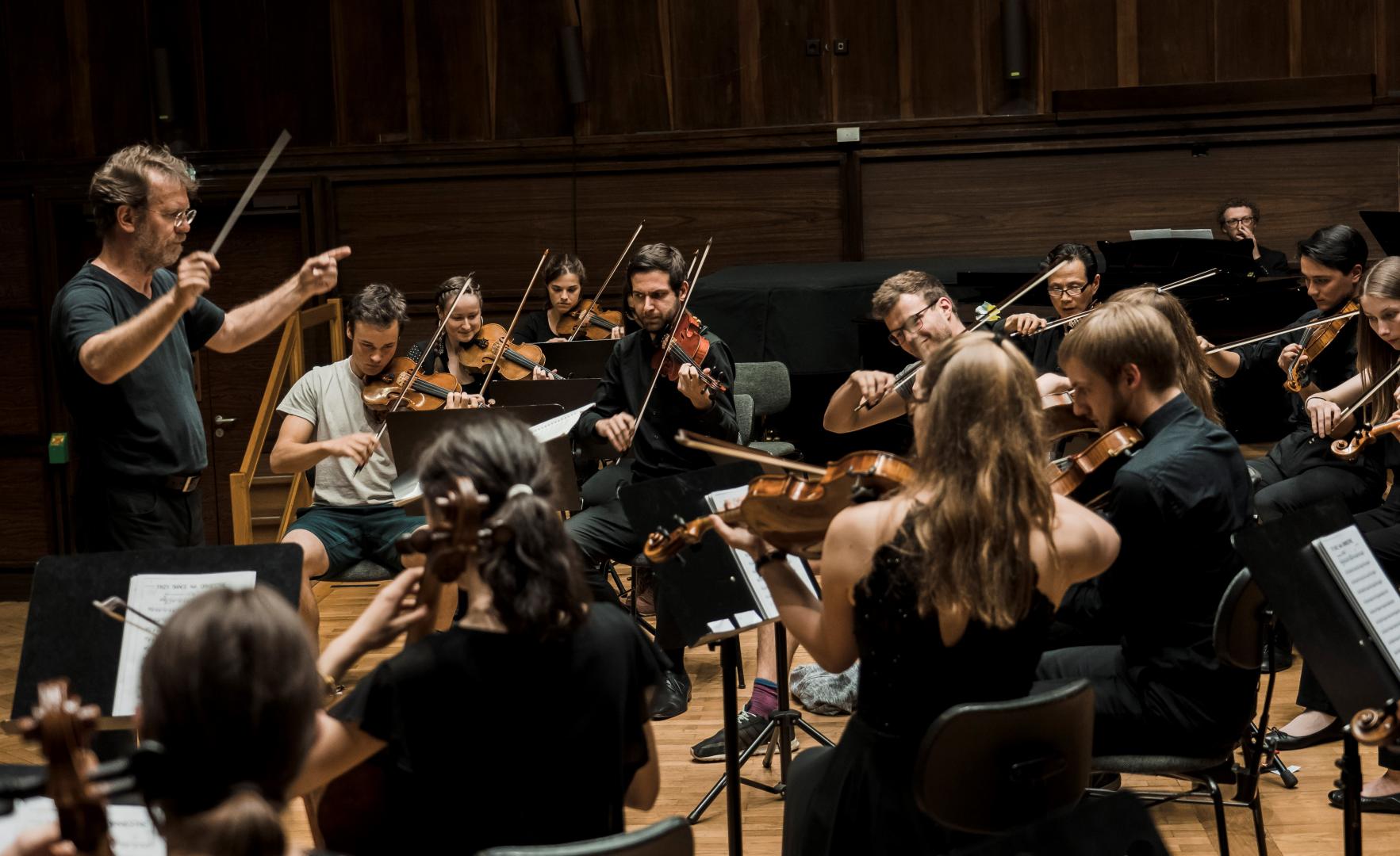 Probe des Collegium Musicum (Orchester der Lehramtsstudierenden) mit Dirigent Michael Böttcher