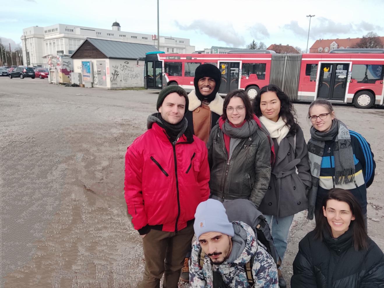 Ein Gruppenfoto der Studierenden des Kuratieren-Workshops im Wintersemester 2023/24