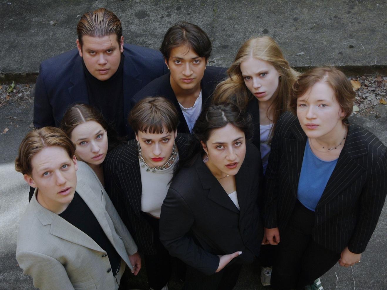 Gruppenfoto des 1. Jahrgangs Schauspiel.